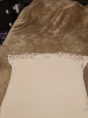 Lovesick Cream Crewneck Tee